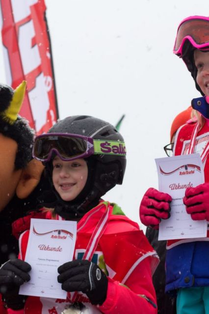 Kinder-Skirennen in Kitzbühel